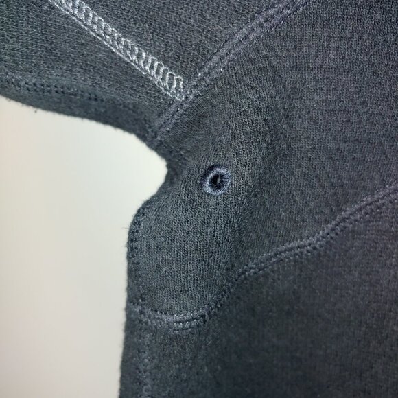 Tommy Bahama Mock Neck 1/4 zip Raglan Sleeves Sweatshirt Size L/XL Black/Grey - Picture 4 of 6
